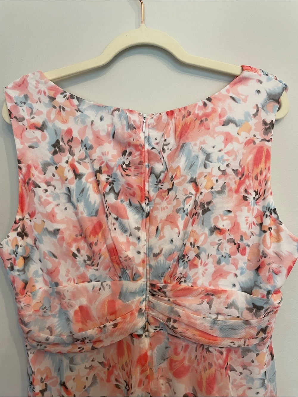 cleo Coral and Blush Floral V‑Neck Midi Dress - Picture 7 of 10